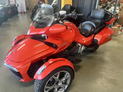 BRP F3 LIMITED 1330cc ETC (SE6) LIMITED 2020 2020 Spyder F3 Limited avec seulement 44,144km au compt...