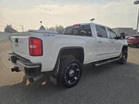 Get ready to experience top-tier power and luxury with this 2015 GMC Sierra 3500HD Denali, a diesel-... (image 5)