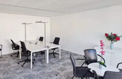 Flexible large office for rent designed to accommodate 50 people at Regus King's Cross. A fully serv...