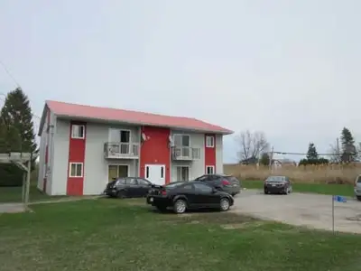 Beau grand 4 1/2 Village de St-Anicet Montérégie