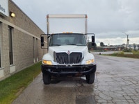2018 NAVISTAR INTERNATIONAL 4300 Box Truck - Automatic transmission-33000 GVW. 2018 International 43... (image 1)