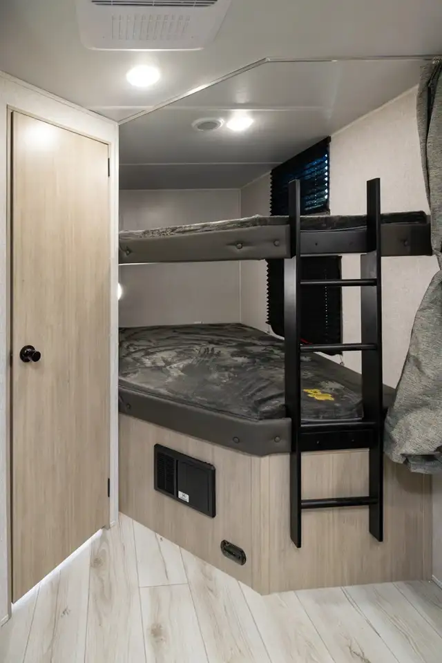 2026 FOREST RIVER DELLA TERRA 241BH in Travel Trailers & Campers in Regina - Image 20