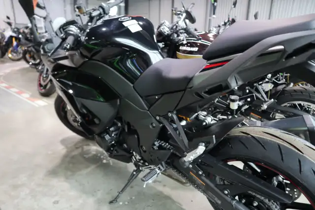 2025 Kawasaki NINJA 1100SX SE Black in Street, Cruisers & Choppers in Edmonton - Image 5