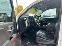 2018 GMC SIERRA SLT CREW CAB WITH AFTERMARKET WHEELS ALL SERVICES UP TO DATE WITH 47 SERVICE RECORDS... (image 8)