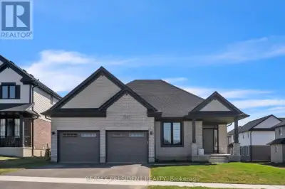 This beautiful model bungalow offers 4 bedrooms (2+2) and 3 bathrooms, including a luxurious primary...