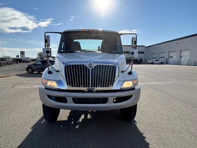 2018 International 4300 Chassis in Heavy Trucks in Regina - Image 9