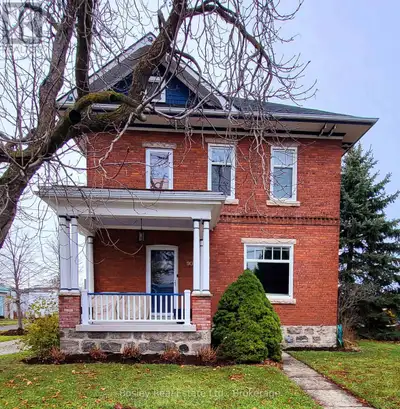 Beautifully updated & lovingly restored century home in the heart of Meaford available for lease Mar...