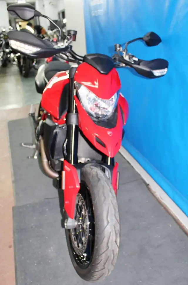 2020 Ducati Hypermotard 950 in Sport Bikes in City of Montréal - Image 4