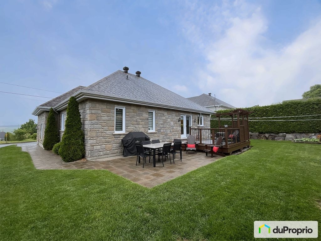 $585,000 - Bungalow for sale in Ste-Marie — photo 3