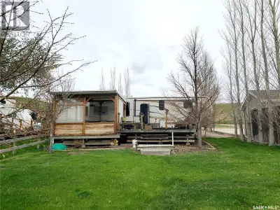 Escape to comfort and style with this stunning 2014 Goldrush 40' trailer, perfectly situated on a la...