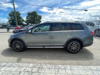 2017 VOLKSWAGEN GOLF ALLTRACK AWD NO ACCIDENTS, NO CLAIMS, WITH GREAT SERVICE HISTORY QualiTee Motor... (image 8)