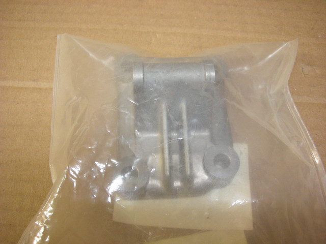 Honda ATC 110 cylinder head cover 12301-943-010 in ATV Parts, Trailers & Accessories in Stratford - Image 3