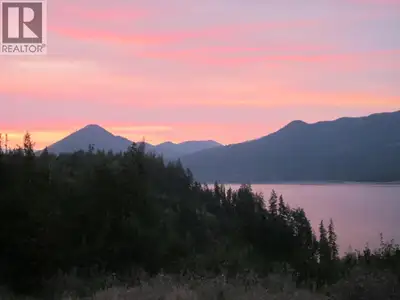 Kootenay Bliss!! If you really want a great place to get away from it all this is it! Totally off th...