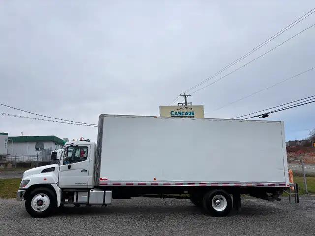 2020 Hino 24' 8' in Heavy Trucks in Abbotsford - Image 7