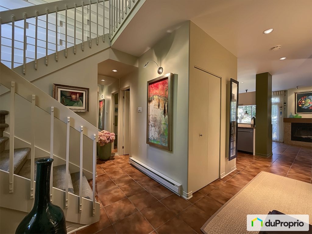 $699,000 - Townhouse for sale in Longueuil (Vieux-Longueuil) — photo 3