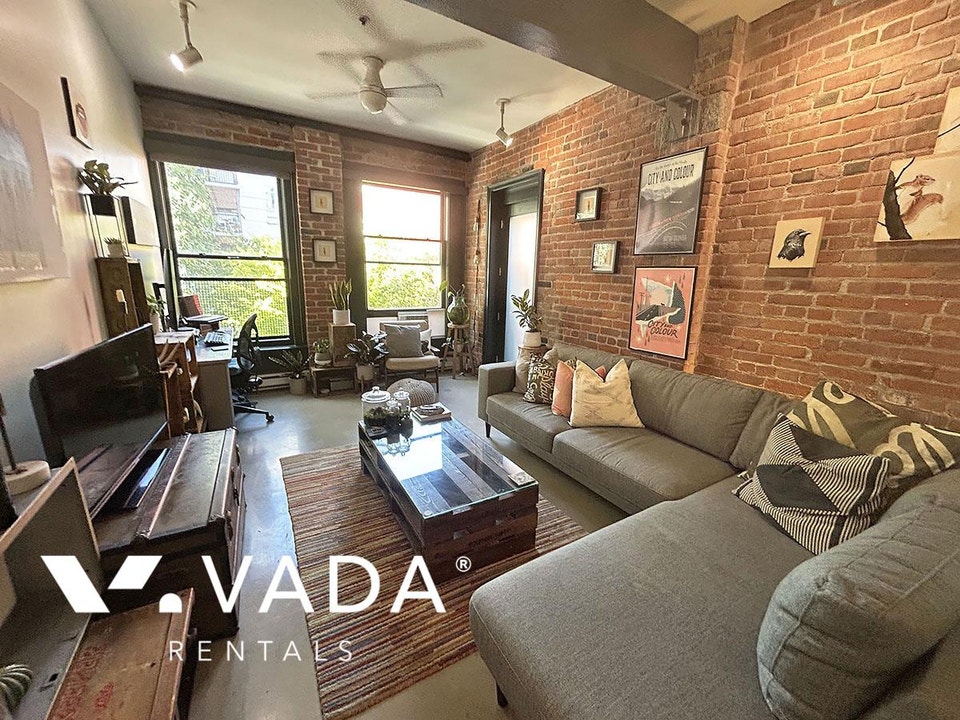 The Paris Block 1 BR Loft Rental 406-53 West Hastings St Vancouv 2