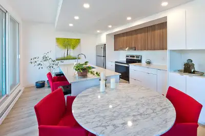 APPARTEMENT HAUT DE GAMME DE STYLE CONDO À LOUER| VUES À COUPER LE SOUFFLE | SURPLOMBANT LA RIVIÈRE...