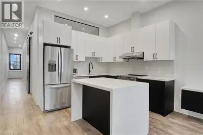 Parking included with this modern apartment located right in the heart of downtown Cambridge. Welcom...