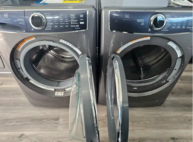 CAN DELIVER Electrolux 27" Grey Frontload Stackable Washer Dryer in Washers & Dryers in Hamilton - Image 8