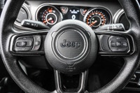 Véhicule vendu avec un rapport d'inspection certifié, un rapport CARFAX, un lavage complet incluant... (image 9)