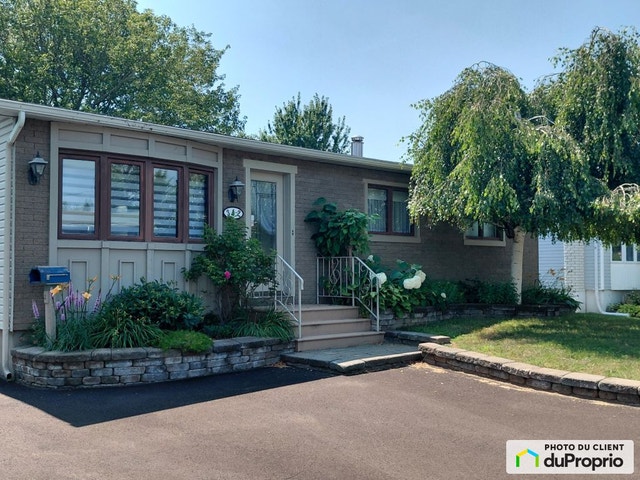 $589,000 - Bungalow for sale in St-Jean-sur-Richelieu (St-Luc) — photo 1