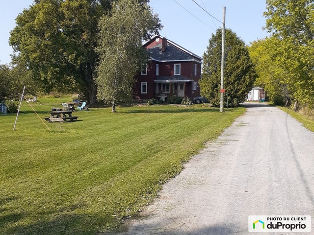 $589,000 - Country home for sale in Hemmingford — photo 2
