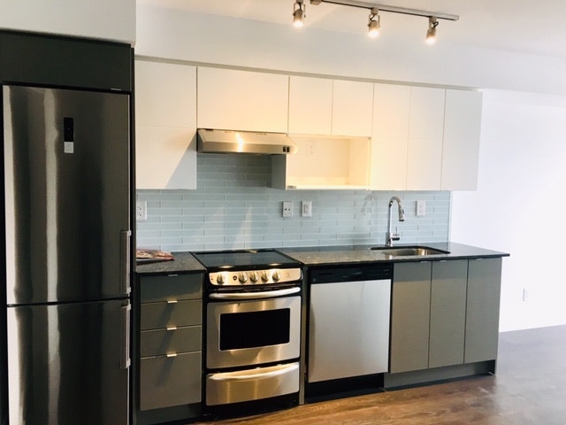 YORKDALE CONDO: 2 BEDS 2 BATHS CONDO W/ PARKING INCLUDED 2