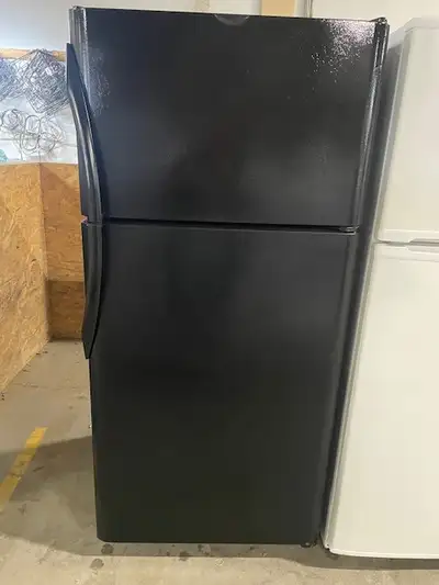 Réfrigérateur noir 30'' standard Frigidaire, View more