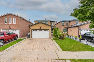 Welcome to this spacious family home nestled in the heart of the Hurontario Community offering versa...