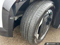 The advertised vehicle price is based on a promotional finance offer. Customers who purchase the veh... (image 9)