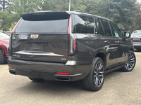 ALG Residual Value. This Cadillac Escalade 4WD delivers a Gas V8 6.2L/376 engine powering this Unkno... (image 3)