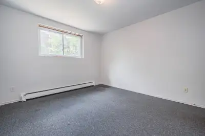 3 Bedroom Student Units Steps From Laurier! - $1,000 Gift Card!!