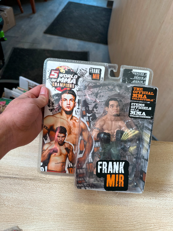 UFC World of MMA Collector Series in Arts & Collectibles in Thunder Bay - Image 4