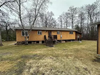 R31//Rorketon/Find the peace and tranquility that you have been craving nestled on the West side of...