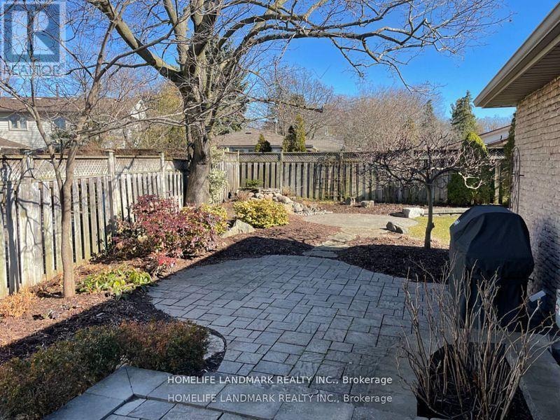 211 CHEBUCTO DRIVE Oakville (FD Ford), Ontario 4
