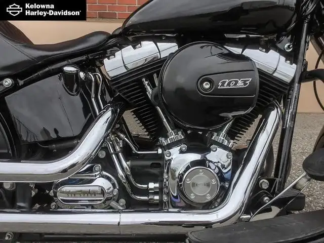 2017 Harley-Davidson FLS - Softail Slim in Street, Cruisers & Choppers in Kelowna - Image 12