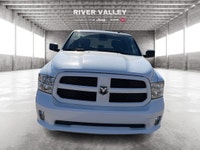 TRAILER HITCH, TRAILER SWAY CONTROL, ELECTRONIC STABILITY, HEATED DOOR MIRRORS, TILT STEERING WHEEL... (image 6)