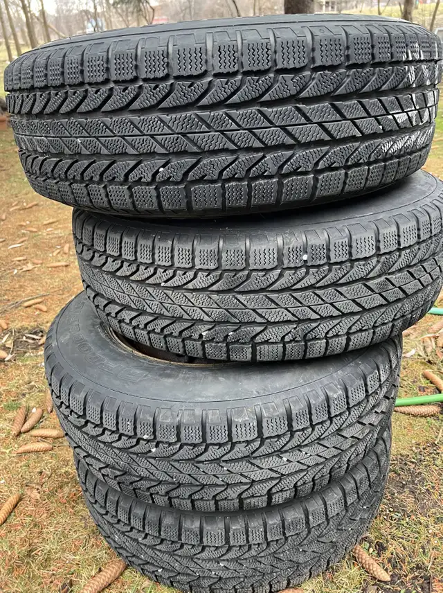 BF Goodrich Slalom Winter Tires  215/70R16  Dodge Caravan in Tires & Rims in Mississauga / Peel Region - Image 6