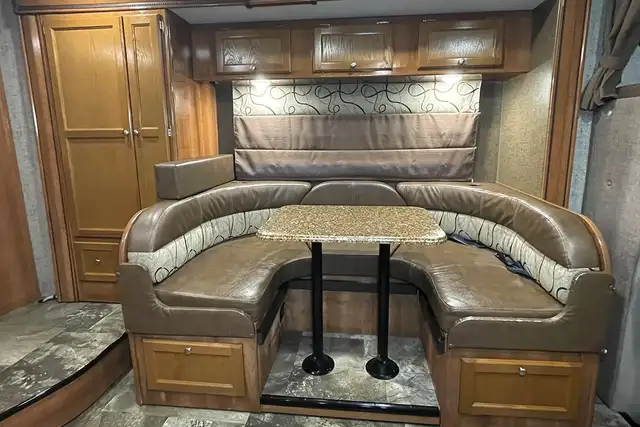 2018 Coachmen Leprechaun 220QB – Pre-Owned Class C Motorhome. in RVs & Motorhomes in Red Deer - Image 24