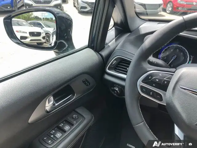 2025 Chrysler Pacifica Select | Apple/Android Auto | Clean5497663003826688019
