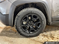 Only 40,723 Miles! This Jeep Cherokee delivers a Regular Unleaded V-6 3.2 L/198 engine powering this... (image 8)