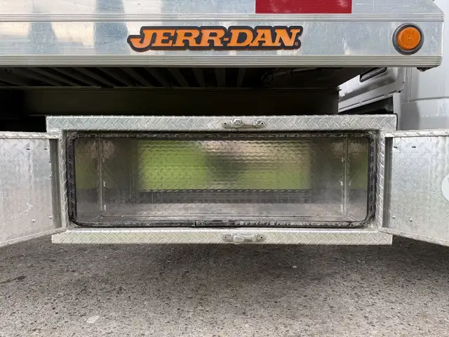 2022 Ford F600 XLT 4x4 20 Foot Roll Off Flatdeck Tow Truck in Heavy Trucks in Regina - Image 43