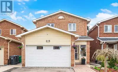 Well maintained detached home FOR LEASE in Heart Lake Community. This home has spacious bedrooms and...
