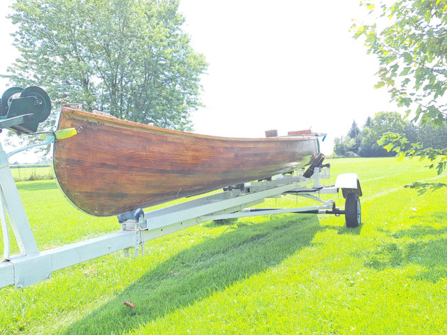 16' cedar Canoe w/trailer, Open to Trades in Canoes, Kayaks & Paddles in London - Image 4