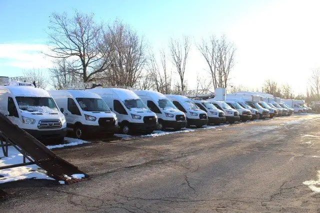 2024 Chevrolet Express 3500 CUBE 14 PIEDS + DECK 6.6 L / 39.000  in Cars & Trucks in Laval / North Shore - Image 26