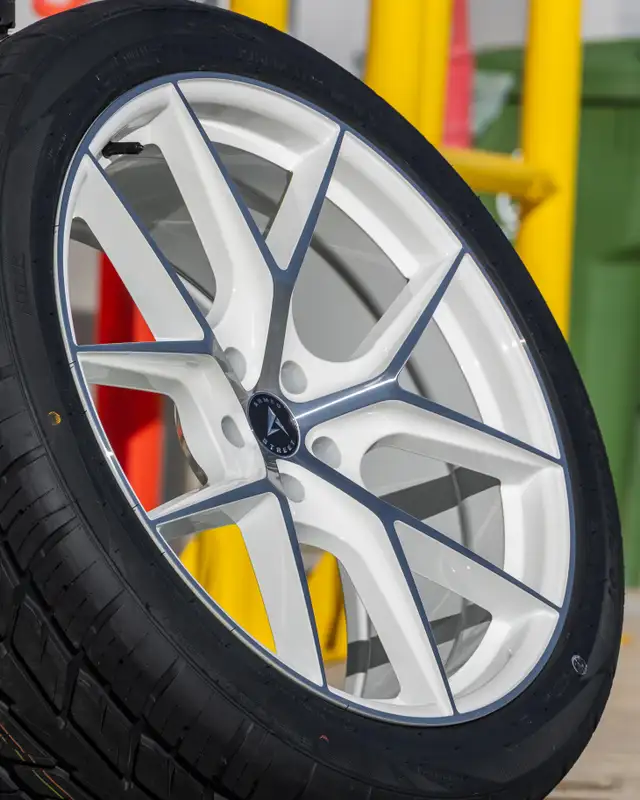 NEW 22 inch Armed SNIPER 5308 GLOSS WHITE MACHINED Wheels in Tires & Rims in Edmonton - Image 3