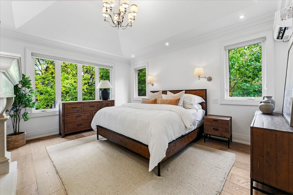 Oakville Luxury Custom Home | Dramatic Architecture | 4+2BR 5 WR, photo 8 of 10