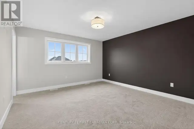 34 POSTMA CRESCENT North Middlesex (Ailsa Craig), Ontario in Houses for Sale in Grand Bend - Image 21