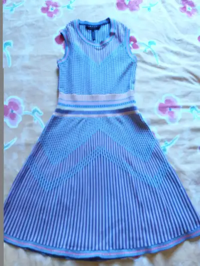 SUPERBE ROBE BCBG ORIGINALE !, View more