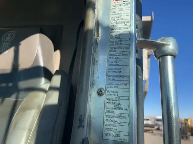 2016 Kenworth T800 in Heavy Trucks in Calgary - Image 27